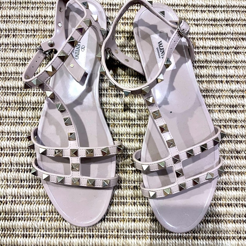 Valentino nude jelly sandals
